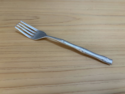 軽くて扱いやすいアルミ製カトラリー
