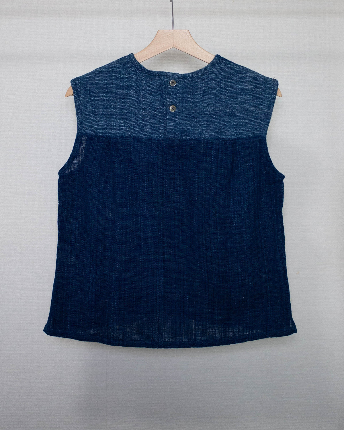 lyn no-sleeve top 藍染