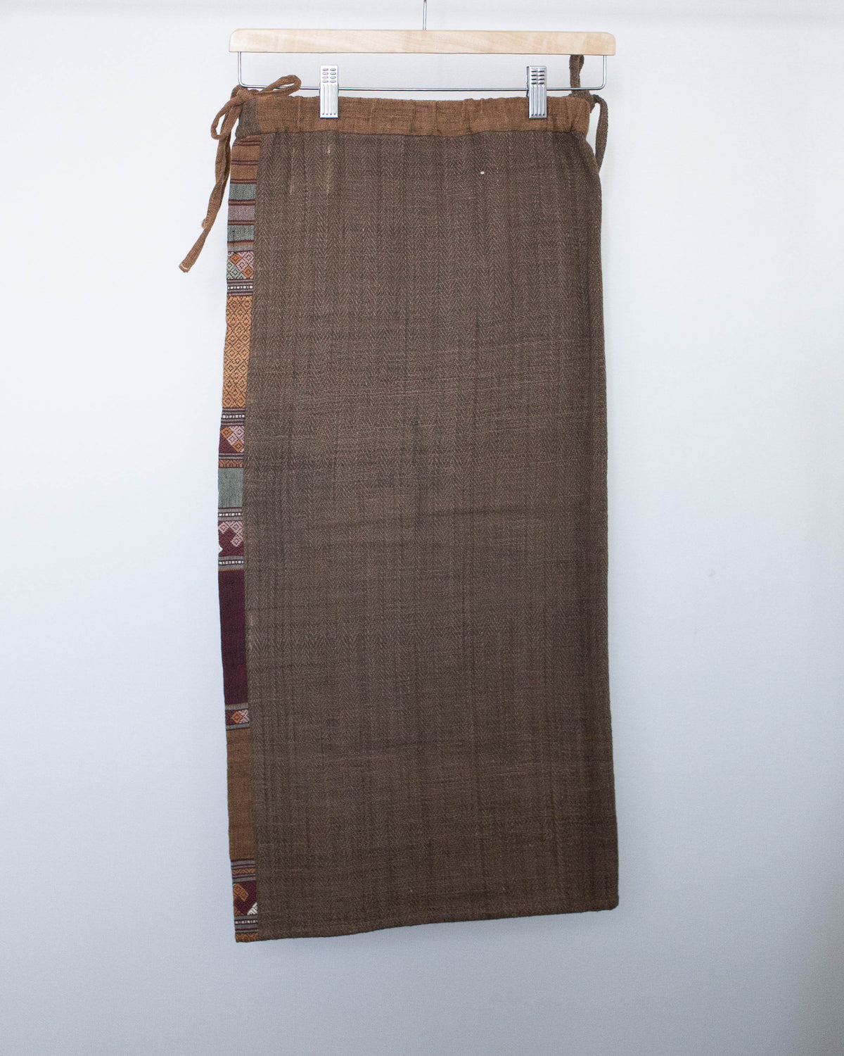 sinh maki skirt タイルー族もよう