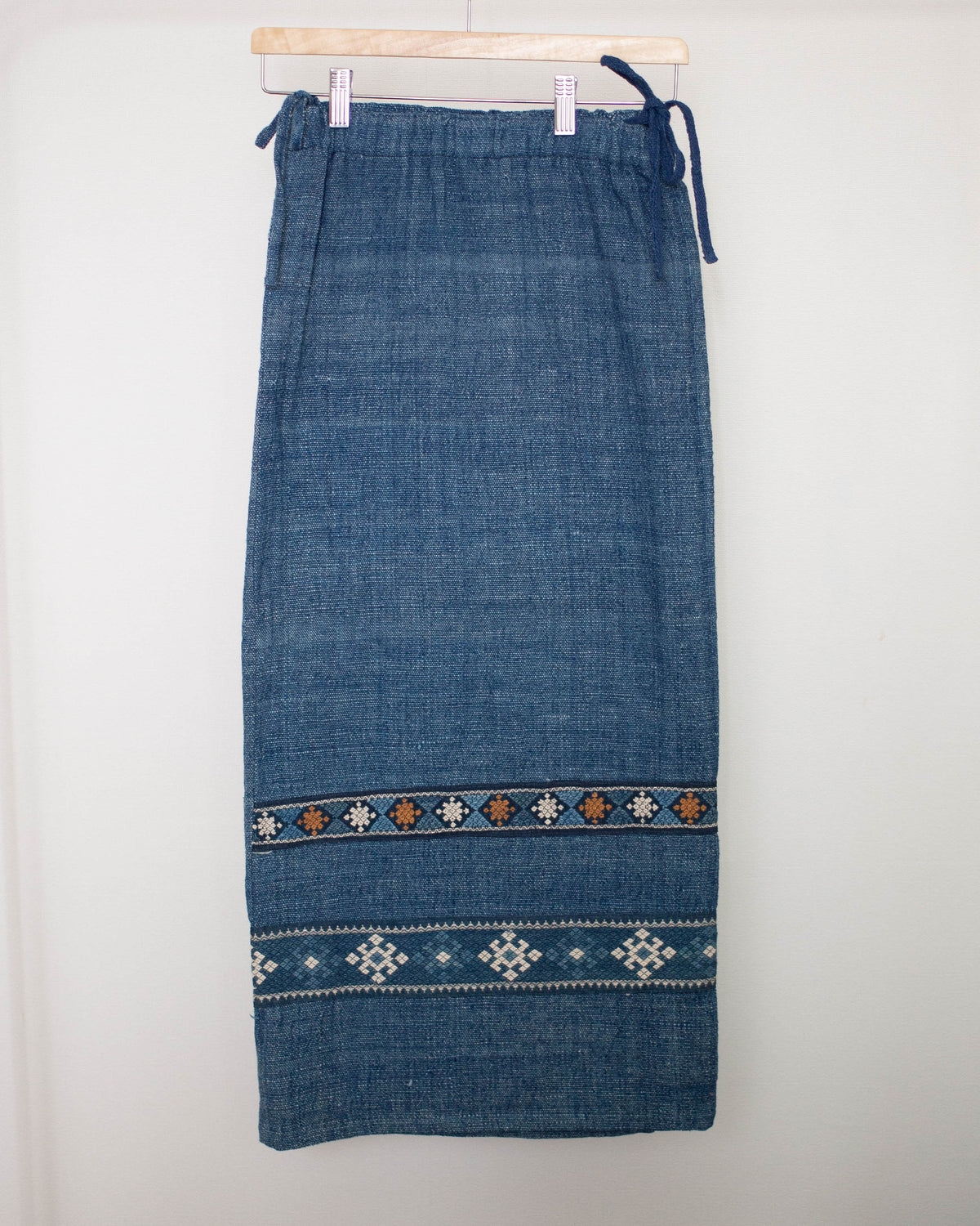 sinh maki skirt タイルー族ライン